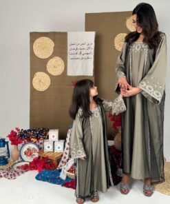 Alternative view of L003 LADY